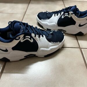 Men’s Nike PG 5 (Size 8.5)